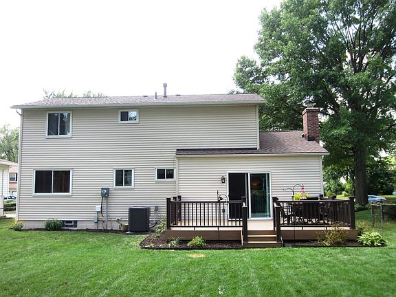 3rd image of 1360 Crestview St