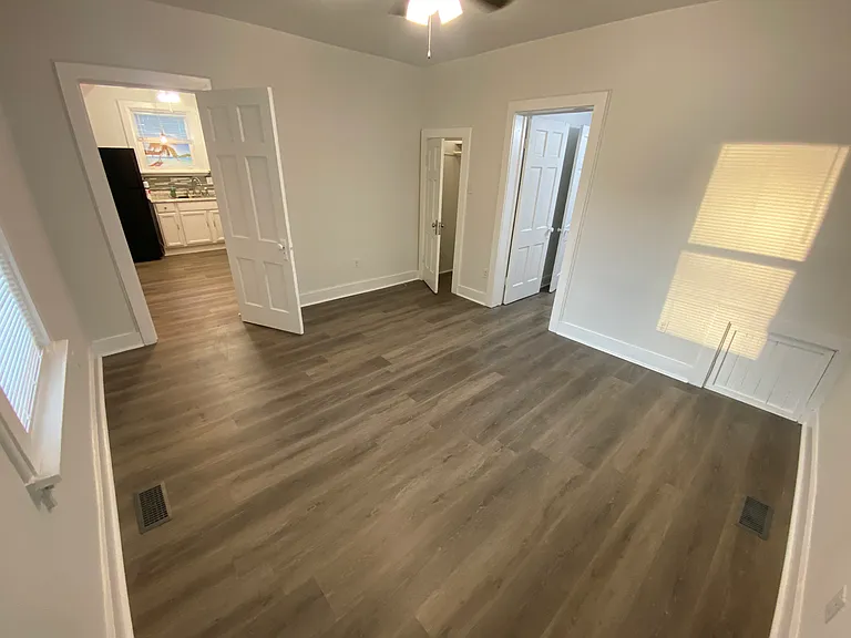 2722 Clifton Ave — Photo 5