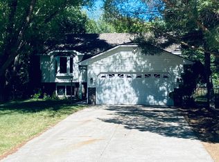 3534 Coachman Rd, Eagan, MN 55122