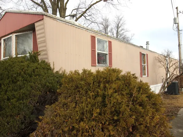 605 Pine St #107, Normal, IL 61761