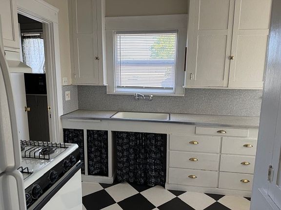 5th image of 110 1/2 N Rose St #110-1/2