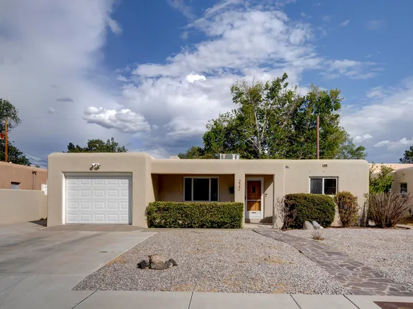 222 Sierra Pl NE, Albuquerque, NM 87108