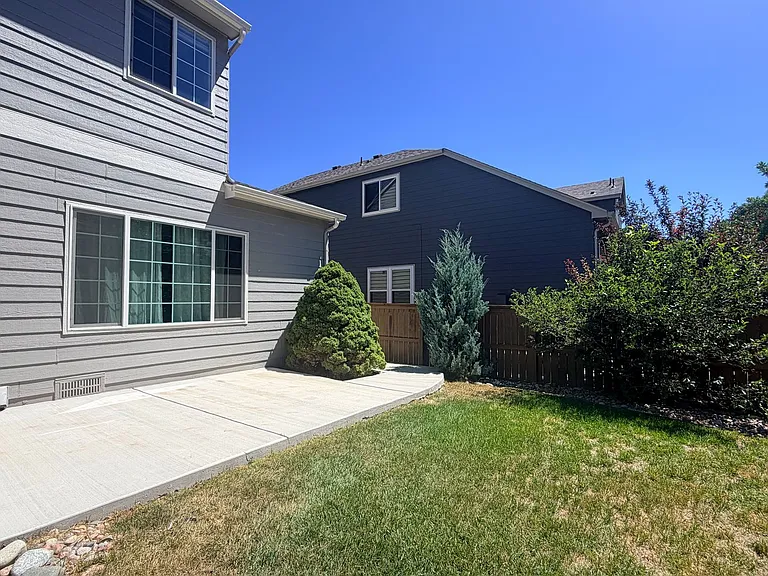9794 Newcastle Dr — Photo 24