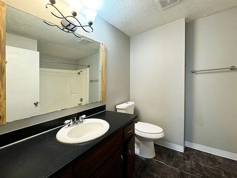 2083 Amirante St — Photo 17