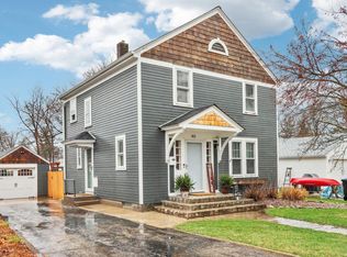 613 E Washington St, Oconomowoc, WI 53066