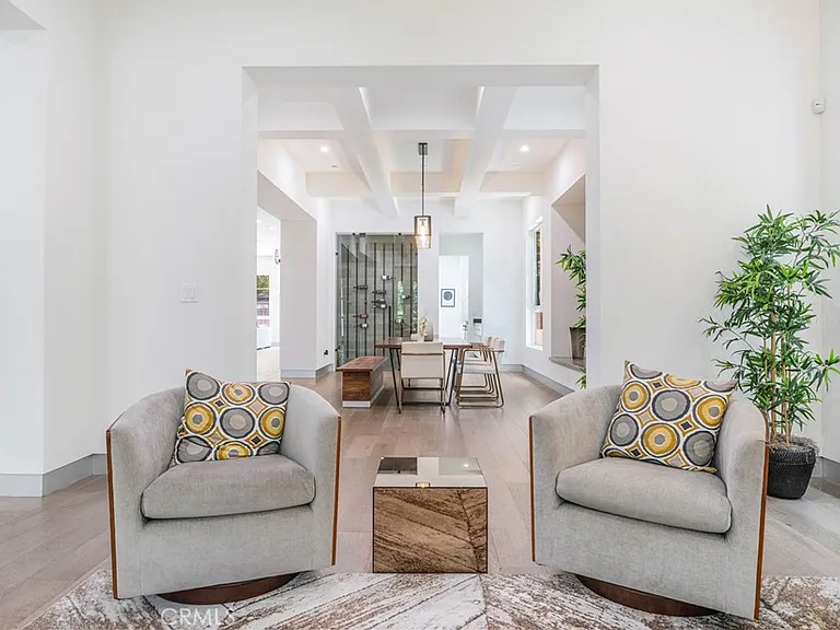 4435 Camellia — Photo 6