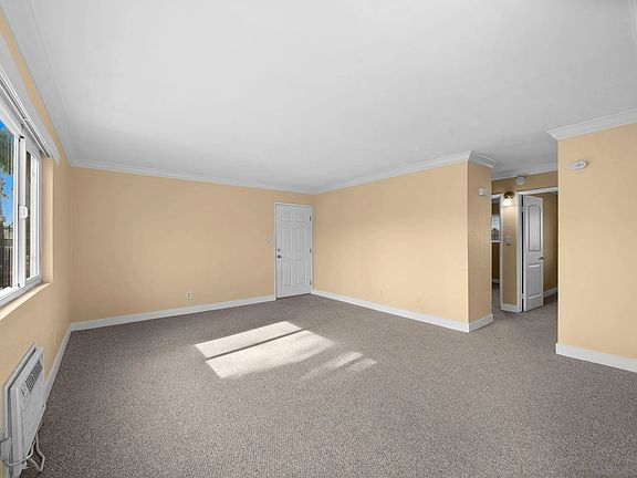 4th image of 455 Ballantyne St Unit 19