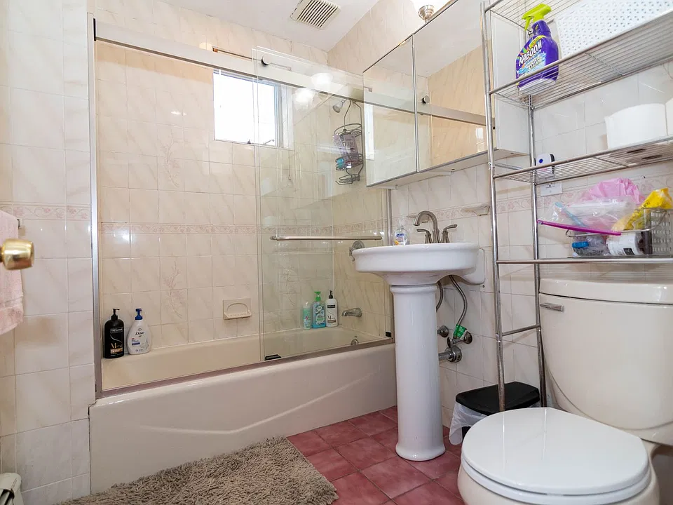 215 Saint Paul St #3