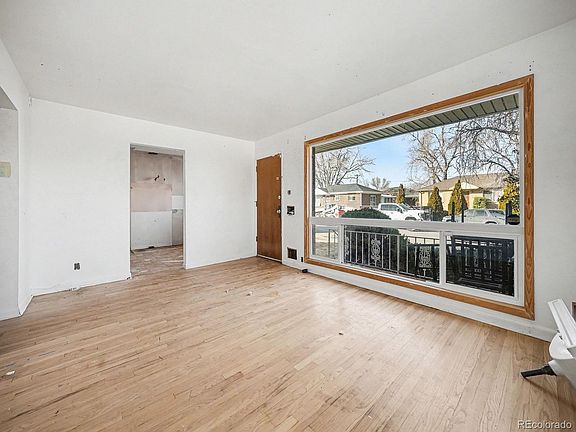 4th image of 2220 Samuel Drive