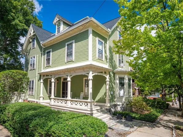 24 Barnes St, Providence, RI 02906