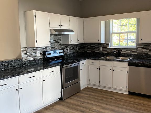 3rd image of 2740 Pepperdine Dr