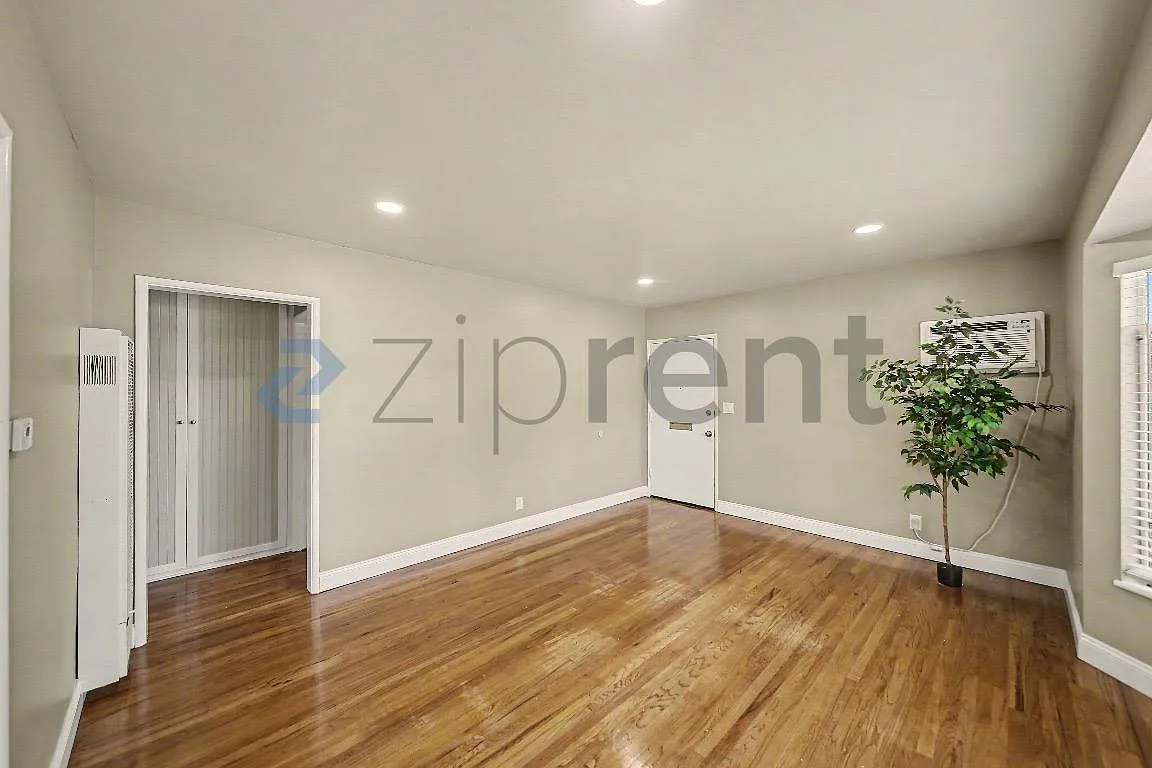 2 bed, 760 sqft, $2,375 — Photo 3