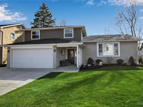 56 Christen Ct, Lancaster, NY 14086