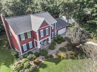 318 Tiffany Shores Dr, Holland, MI 49424