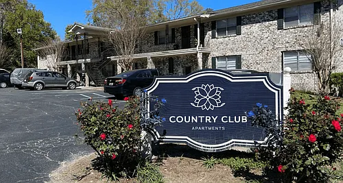 Country Club Apartments Photo 1