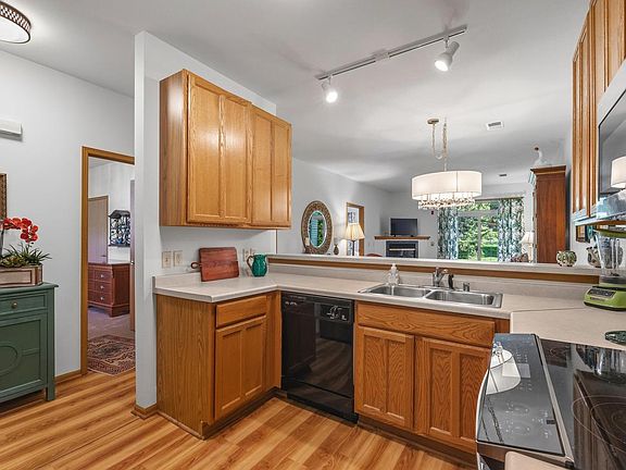 4th image of 2112 Pine Ridge COURT #F