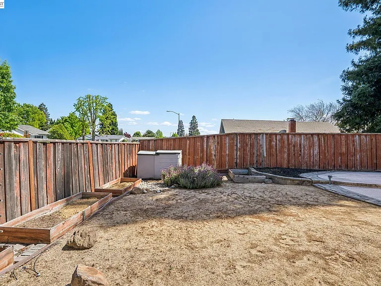 201 Ramon Pl — Photo 52