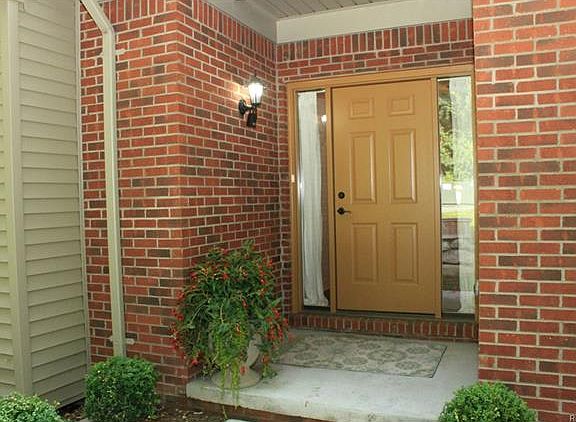 2nd image of 9598 Kingsway Cir #1