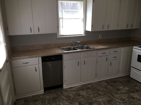 5th image of 431 Cornish Dr