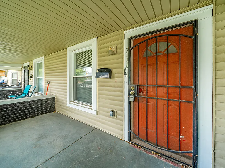 2344 N Capitol Ave — Photo 31