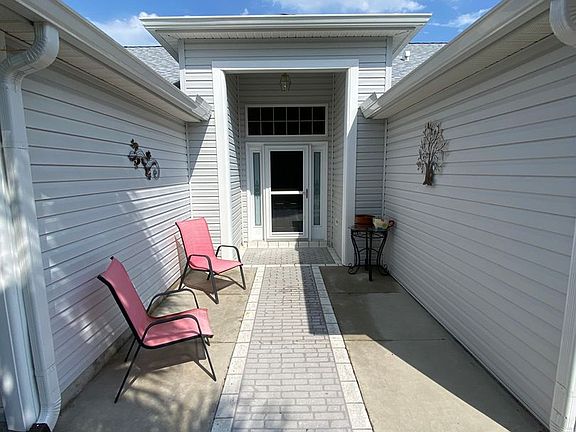 2nd image of 1177 Oak Forest Dr