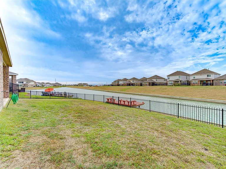 3707 W Alessano Ln — Photo 46