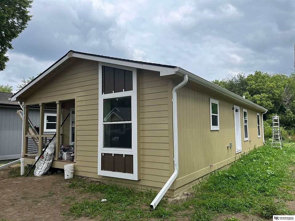 1st image of 2432 Larimore Ave