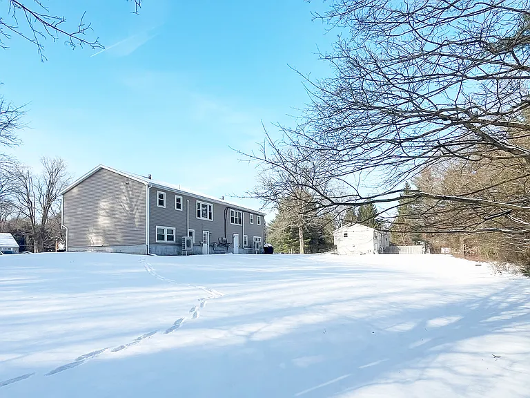 2 Burning Bush Blvd #2B — Photo 23