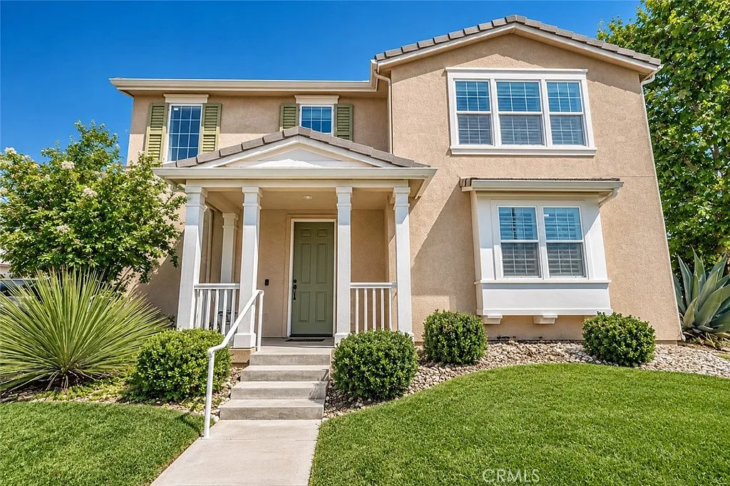 3 bed, 2.5 bath, 1849 sqft, $4,500 — Photo 1