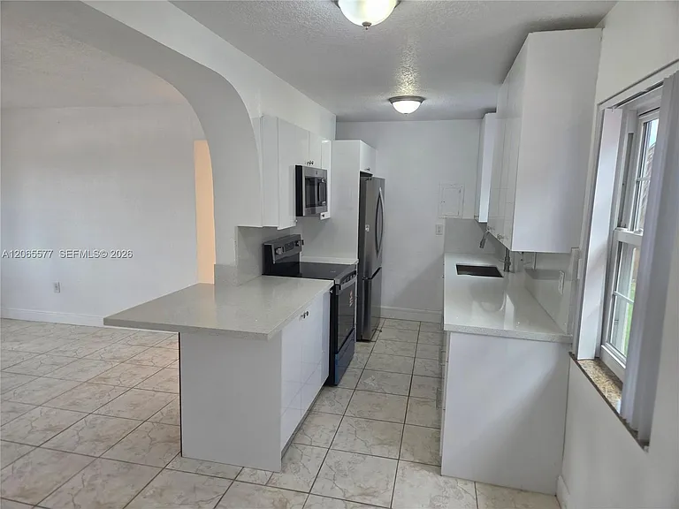 10500 SW 30th St — Photo 8