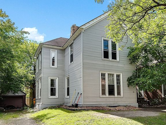 5th image of 606 8th St SE #1234