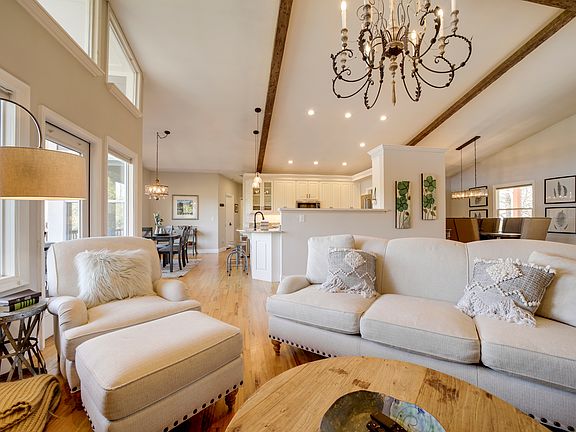 4th image of 488 E Sugarbush Dr
