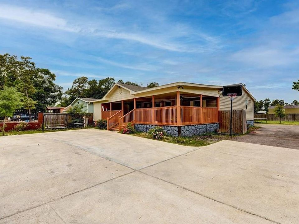 1st image of 16381 Hunters Green Dr