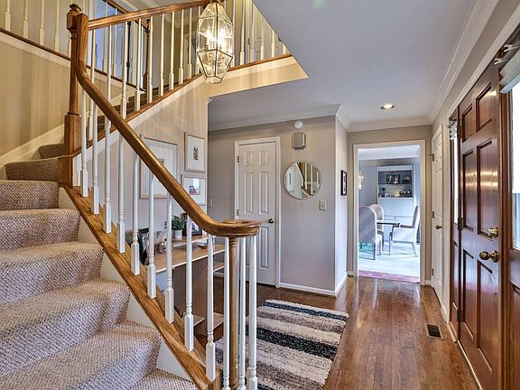 5th image of 3804 Sherbrooke Dr