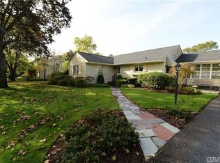 12 Elliott Pl, Freeport, NY 11520