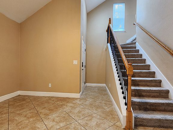 living room/entrance