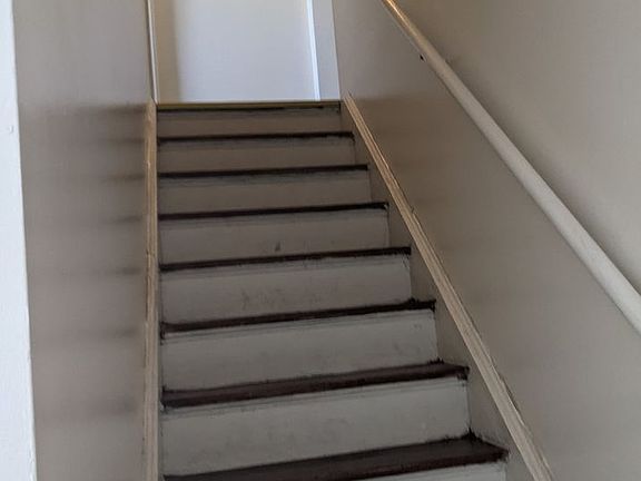 3rd image of 916 Lexington Ave APT 5