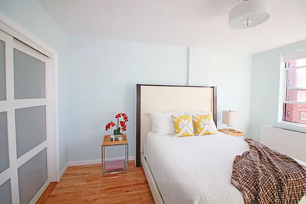 Sold by Valeo Realty Group LLC | media 9