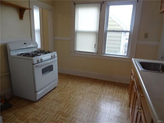 4th image of 192 Canfield Ave