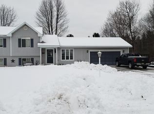 816 Colleen Circle Dr, Quinnesec, MI 49876