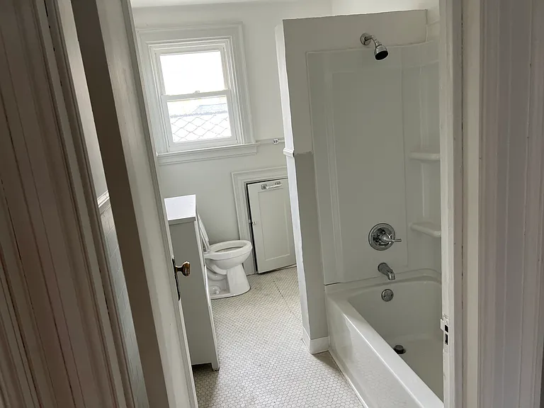 New tub and toilet
