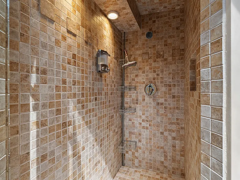 713 S Central St #104 — Photo 28