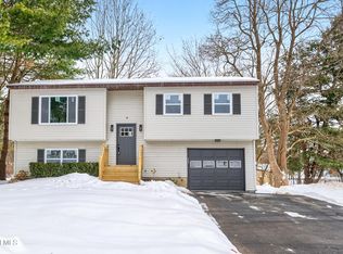 4 Royal Court, Stillwater, NY 12170