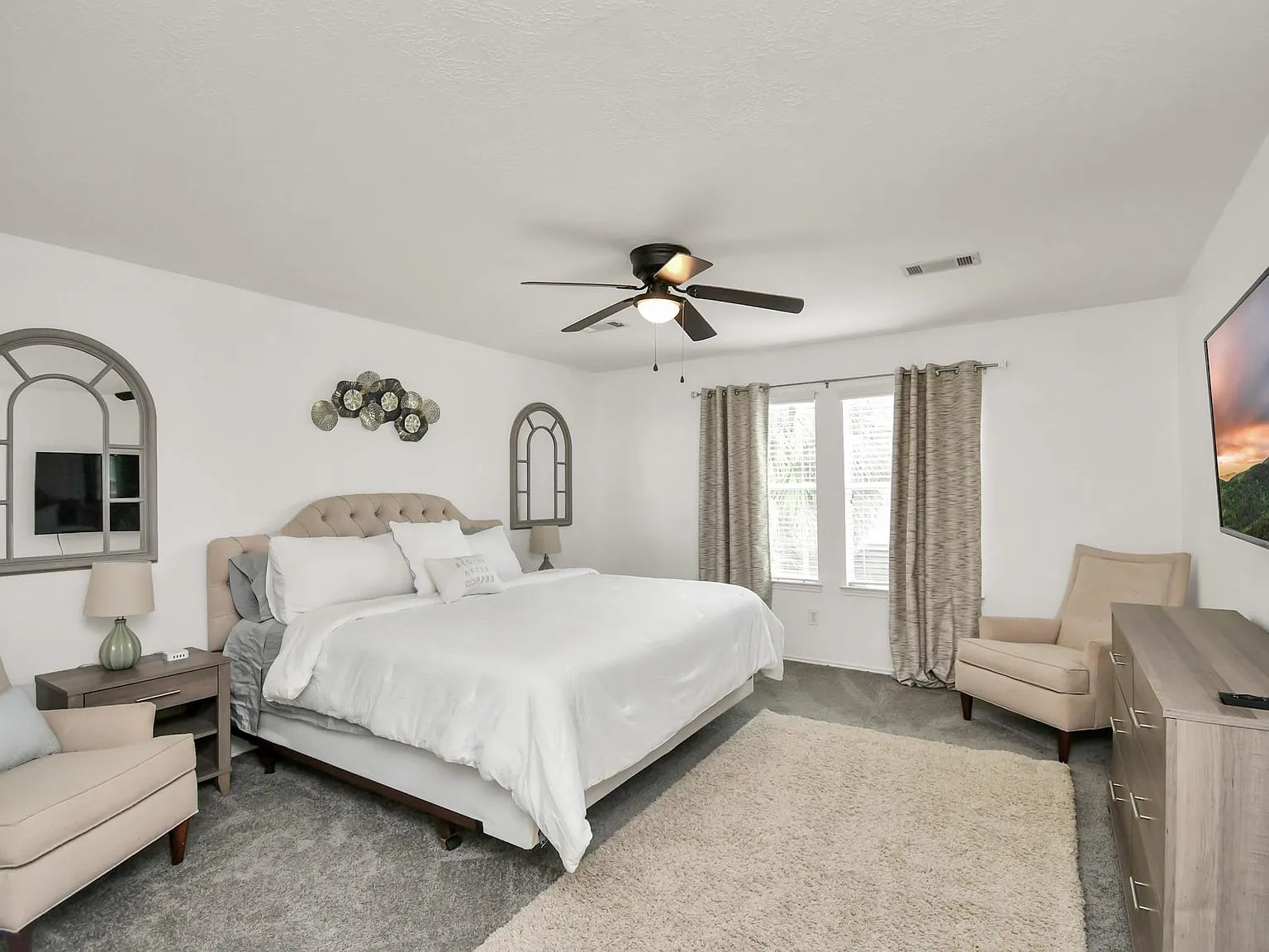 6 bed, 2.5 bath, 3730 sqft, $5,500 — Photo 4