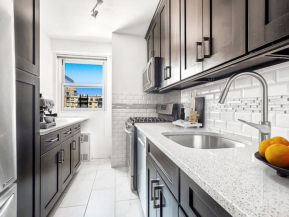 3rd image of 175 Willoughby St APT 12K