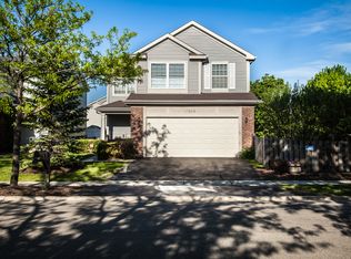 469 Cambridge Dr, Grayslake, IL 60030