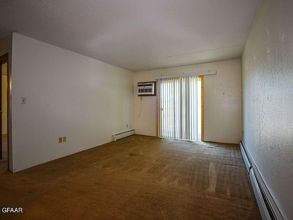 3rd image of 525 Nelson St NE