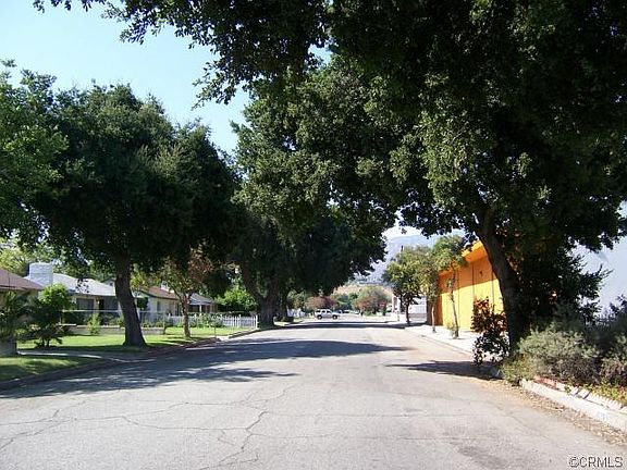 3rd image of 3139 Acacia Ave