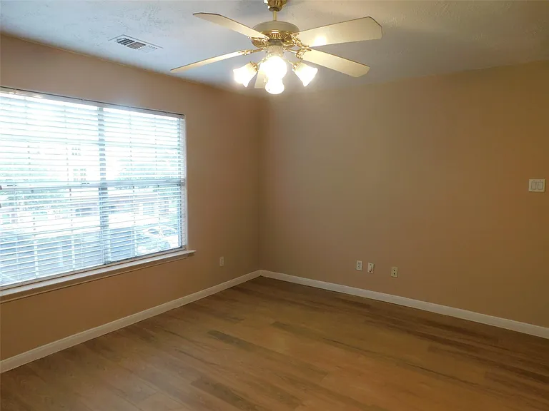 2710 Grants Lake Blvd #J2 — Photo 38