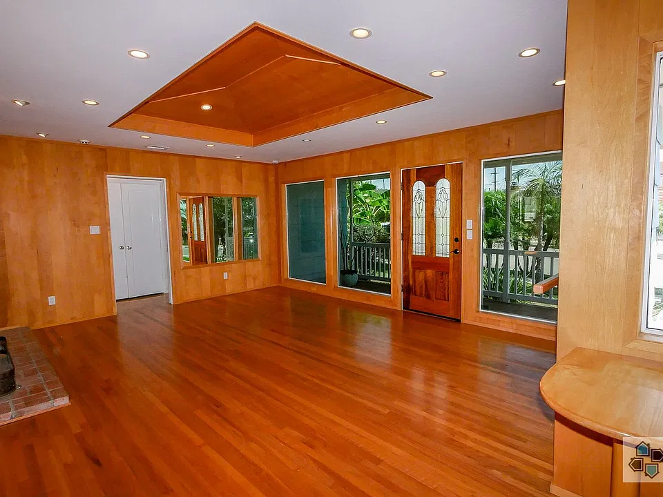 1018 Santa Barbara St